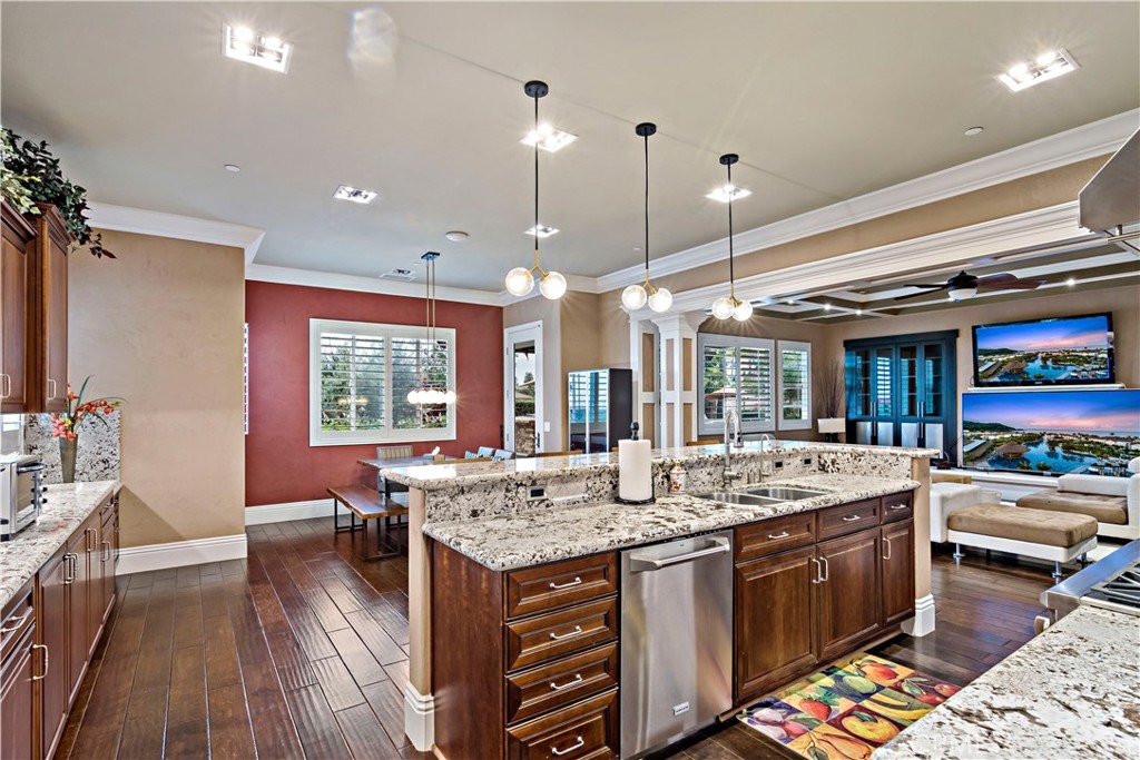 689 Crystal Mountain Circle Riverside, CA 92506 - Photo 18 of 74 Kitchen