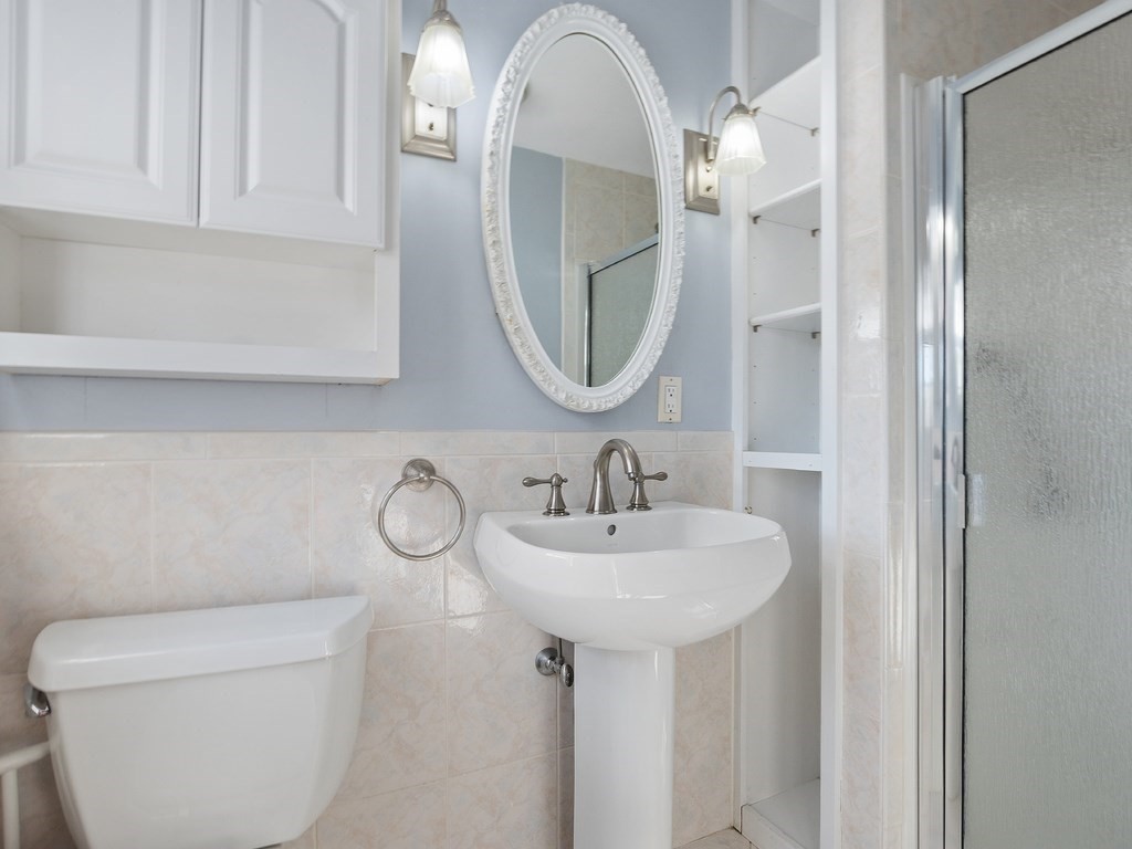47 Graymore Road Waltham, MA 02451 - Photo 18 of 31