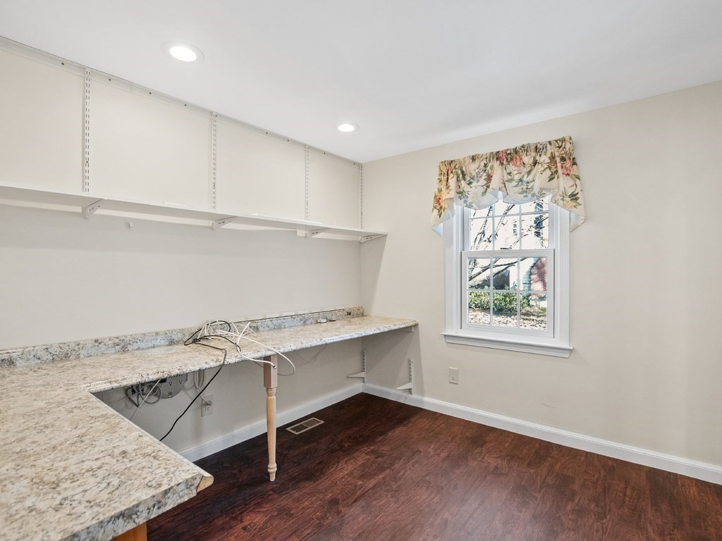 47 Graymore Road Waltham, MA 02451 - Photo 24 of 31