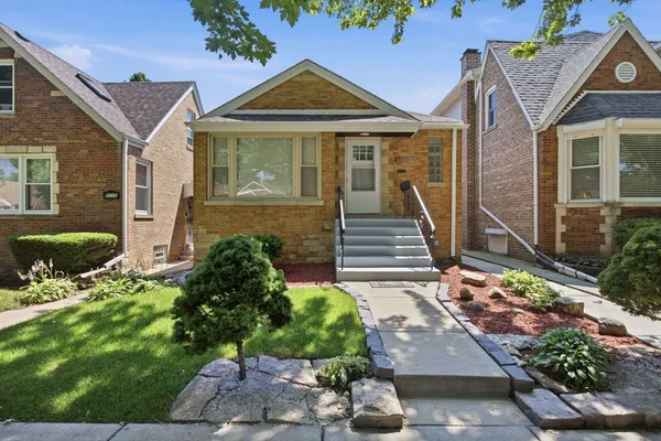 $374,900 | 8039 South Campbell Avenue, Chicago, IL 60652