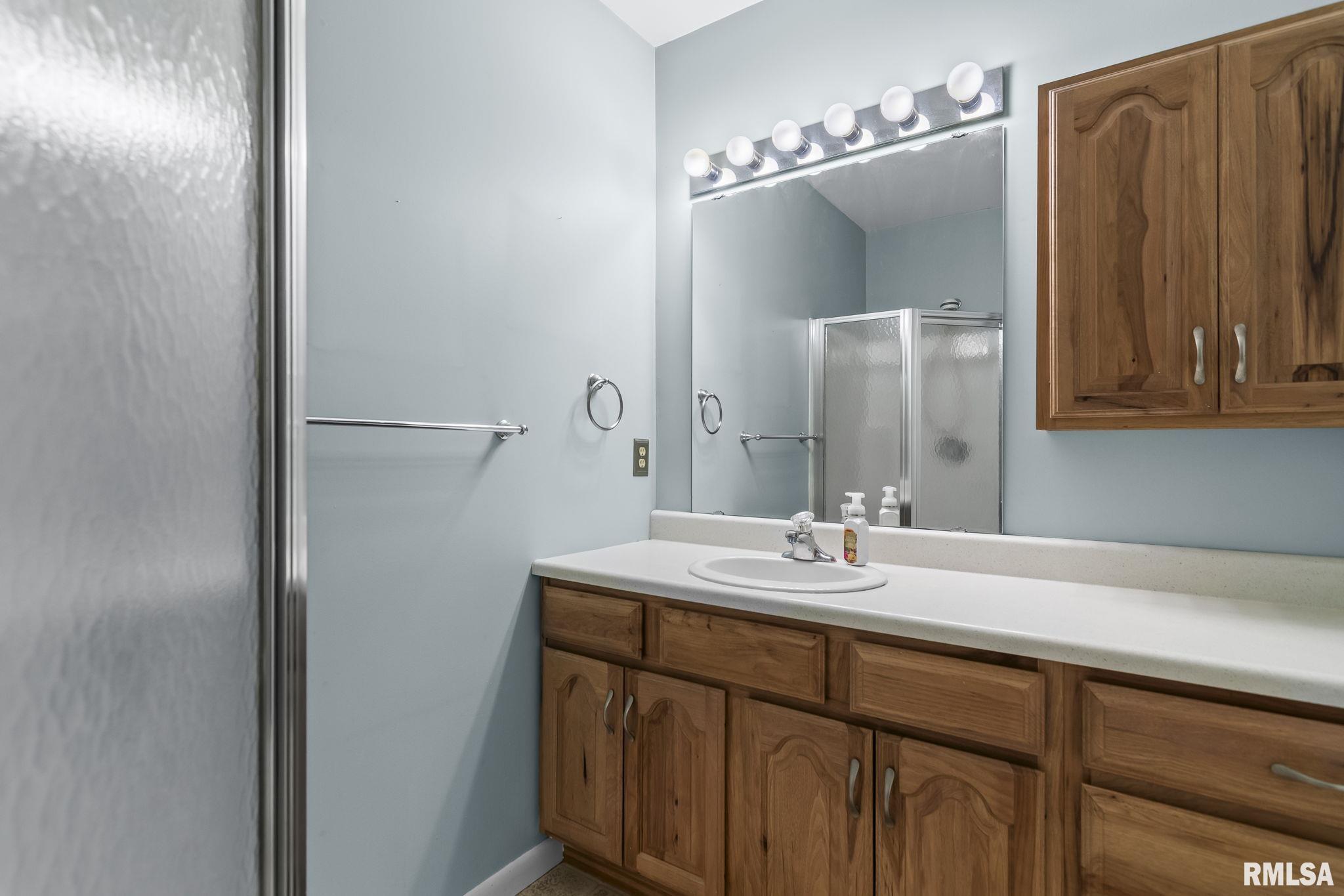 2008 Holmes Avenue Springfield, IL 62704 - Photo 20 of 37