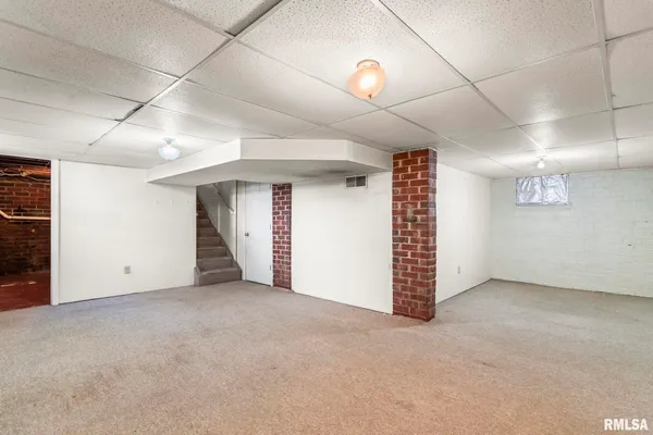 $169,000 | 2008 Holmes Avenue, Springfield, IL 62704