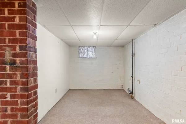 $169,000 | 2008 Holmes Avenue, Springfield, IL 62704