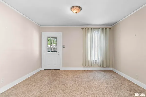 $169,000 | 2008 Holmes Avenue, Springfield, IL 62704