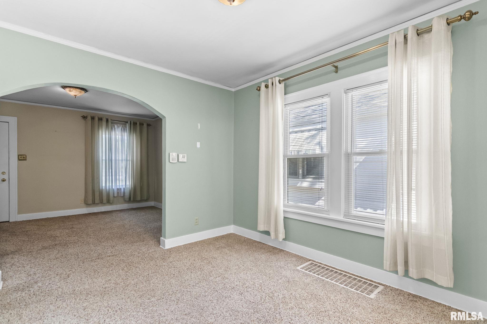 2008 Holmes Avenue Springfield, IL 62704 - Photo 9 of 37