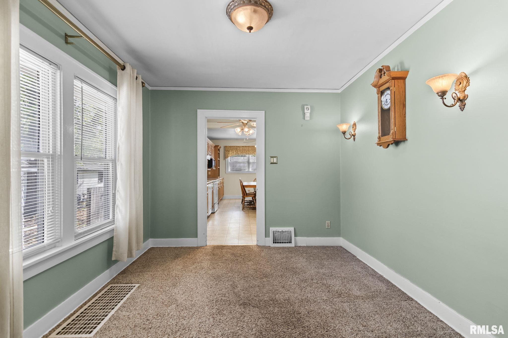 2008 Holmes Avenue Springfield, IL 62704 - Photo 10 of 37