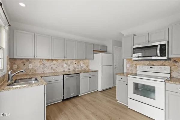 $1,900 | 102 Mint Hill Drive, Cary, NC 27519