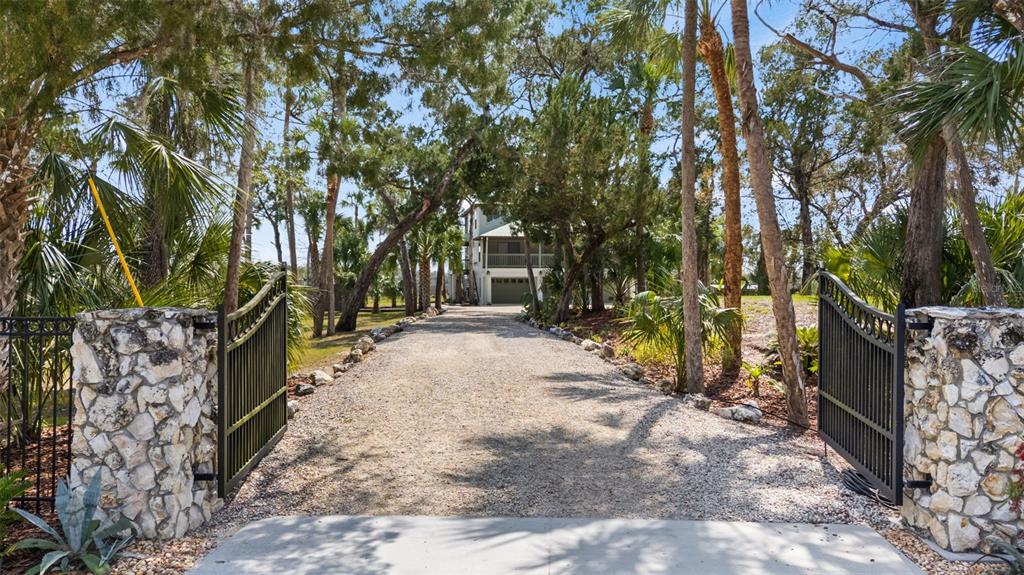 6730 South Beagle Drive Homosassa, FL 34448 - Photo 4 of 59