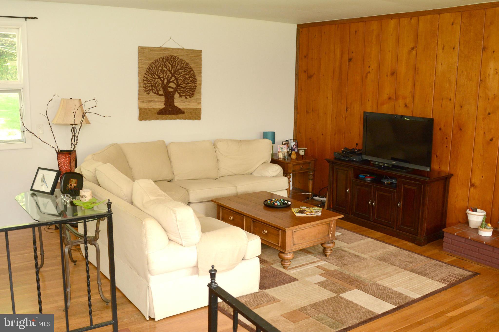 4604 Langshire Road Baldwin, MD 21013 - Photo 8 of 22 Living Room