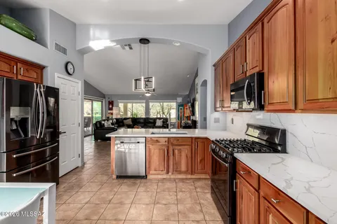 $450,000 | 2703 East Glen Canyon Road, Green Valley, AZ 85614