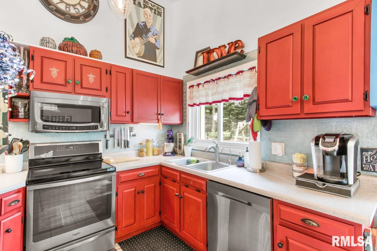 6524 North Post Oak Road Peoria, IL 61615 - Photo 14 of 38 Gallery Image 14