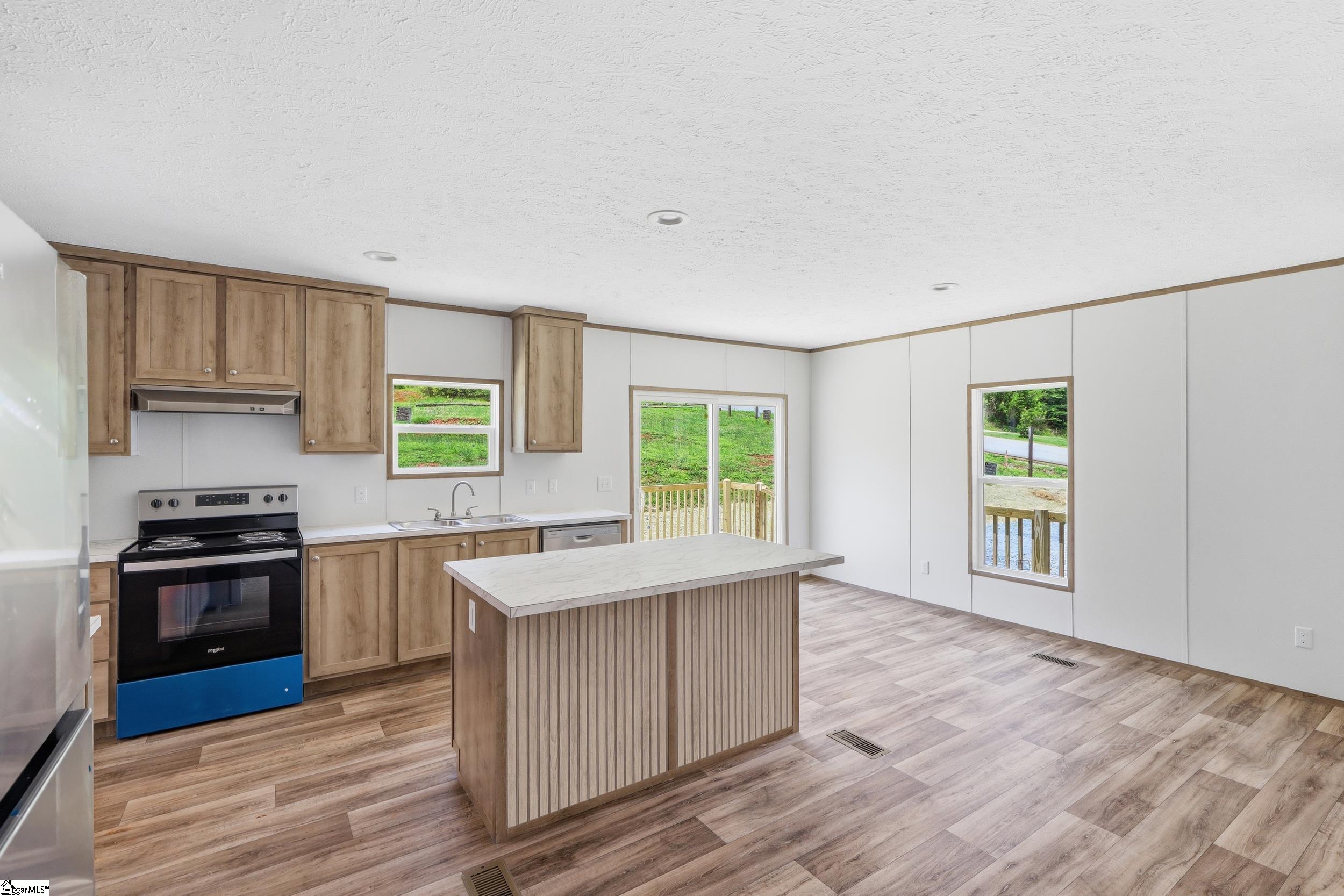 210 Frontier Drive Easley, SC 29640 - Photo 8 of 27