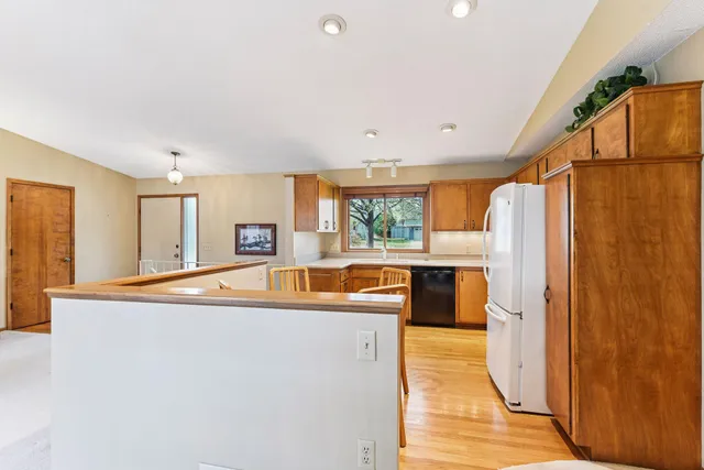 $575,000 | 6241 Dogwood Avenue, Excelsior, MN 55331