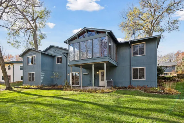 $575,000 | 6241 Dogwood Avenue, Excelsior, MN 55331