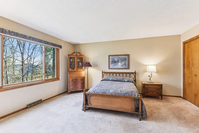 $575,000 | 6241 Dogwood Avenue, Excelsior, MN 55331