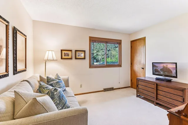 $575,000 | 6241 Dogwood Avenue, Excelsior, MN 55331