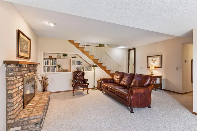 $575,000 | 6241 Dogwood Avenue, Excelsior, MN 55331