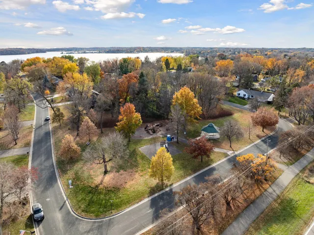 $575,000 | 6241 Dogwood Avenue, Excelsior, MN 55331