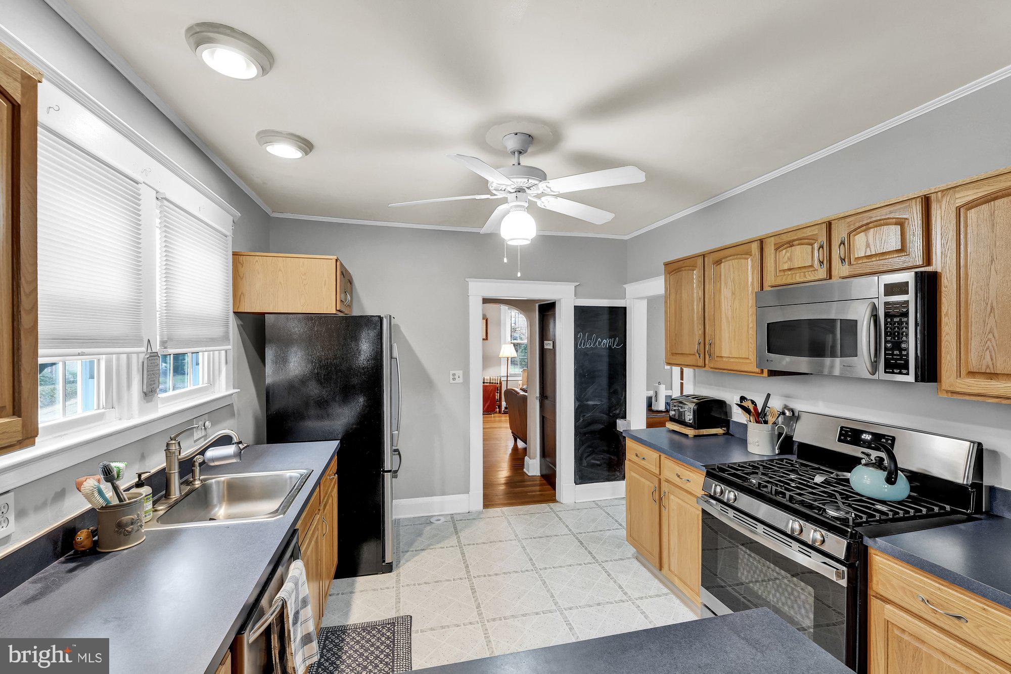 648 Aldershot Road Baltimore, MD 21229 - Photo 22 of 39