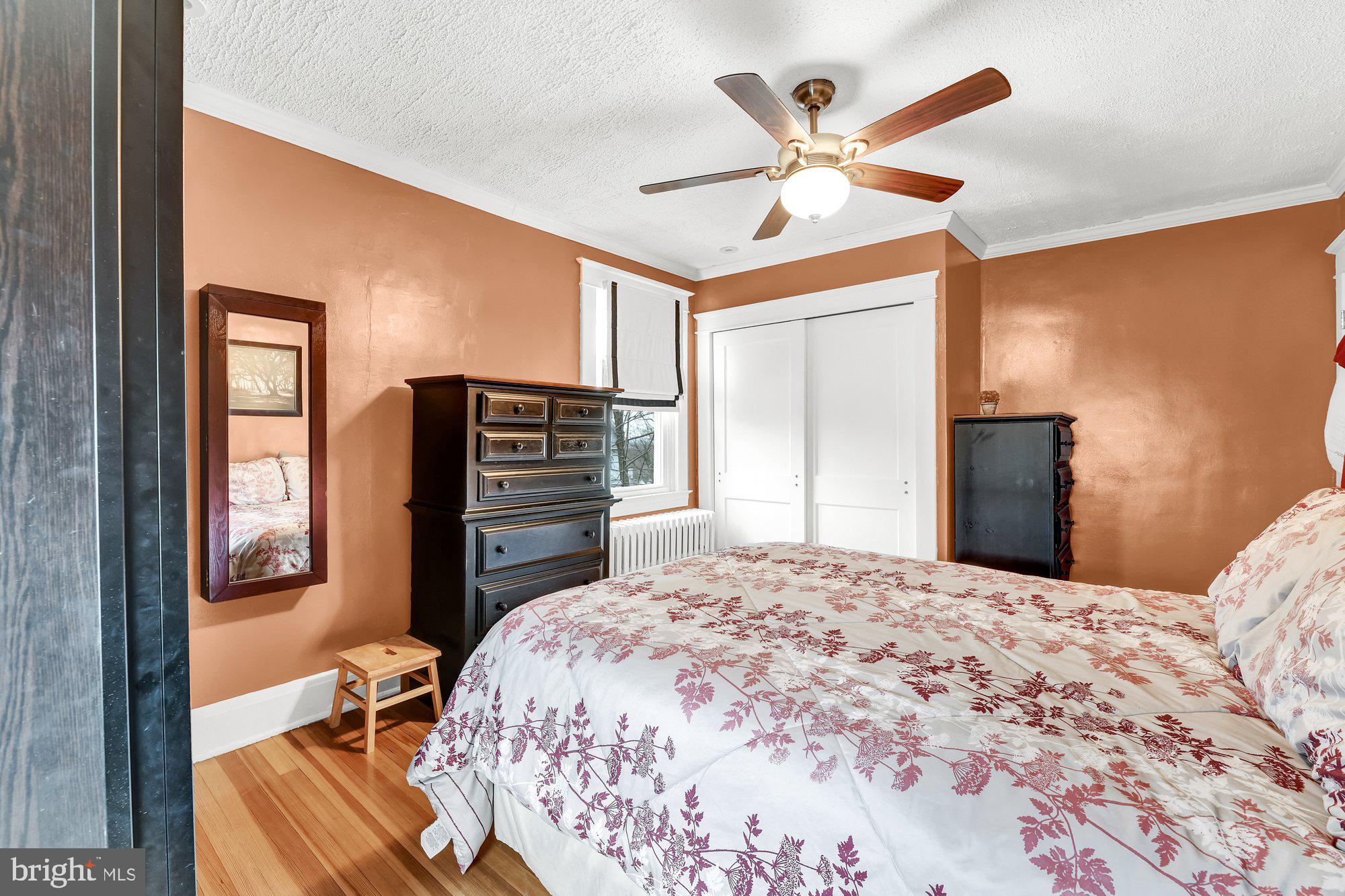 648 Aldershot Road Baltimore, MD 21229 - Photo 26 of 39 Upper level BR w/hardwood flooring and ceiling fan