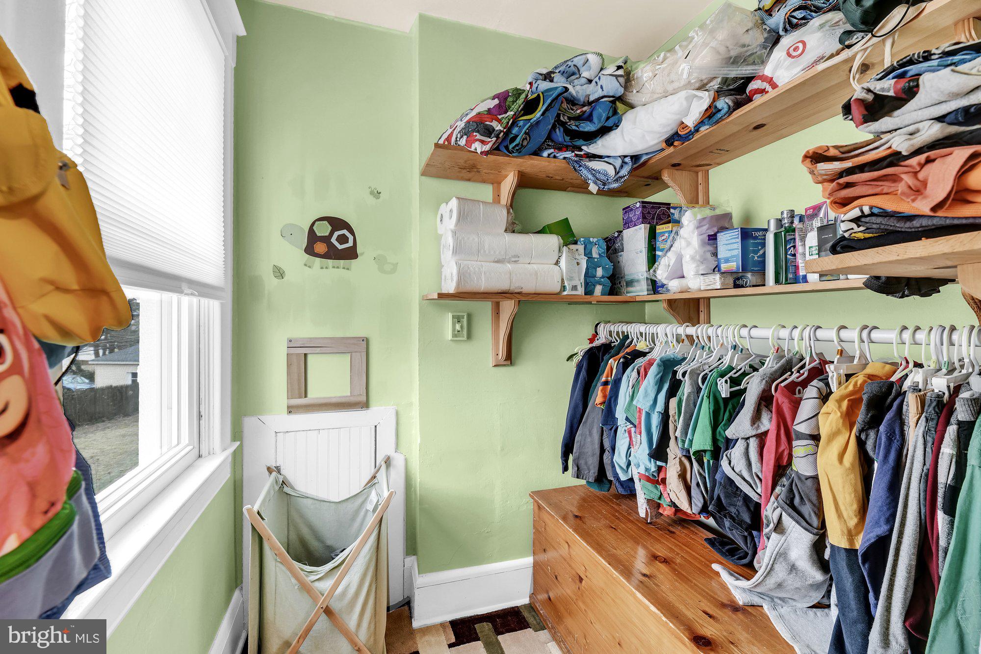 648 Aldershot Road Baltimore, MD 21229 - Photo 29 of 39 Upper level walk-in closet