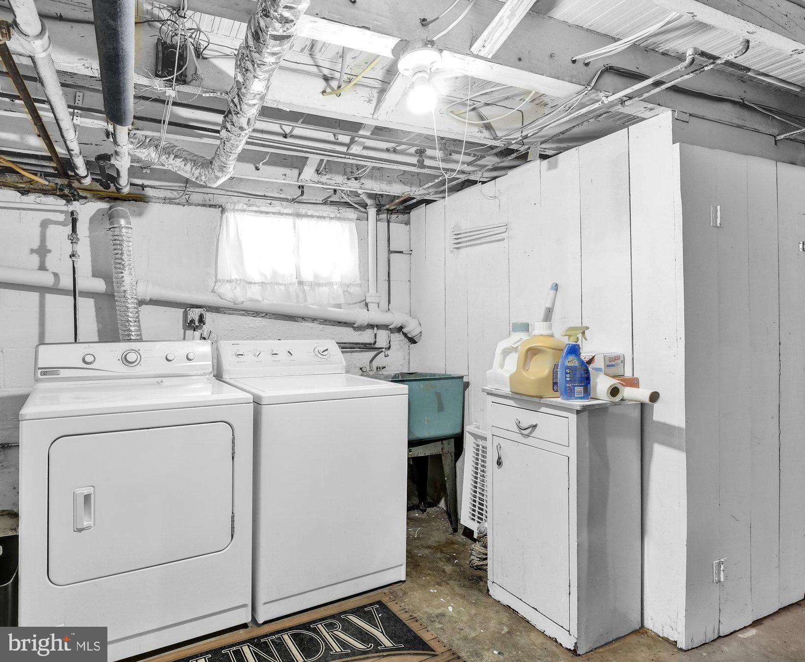 648 Aldershot Road Baltimore, MD 21229 - Photo 34 of 39 Laundry area