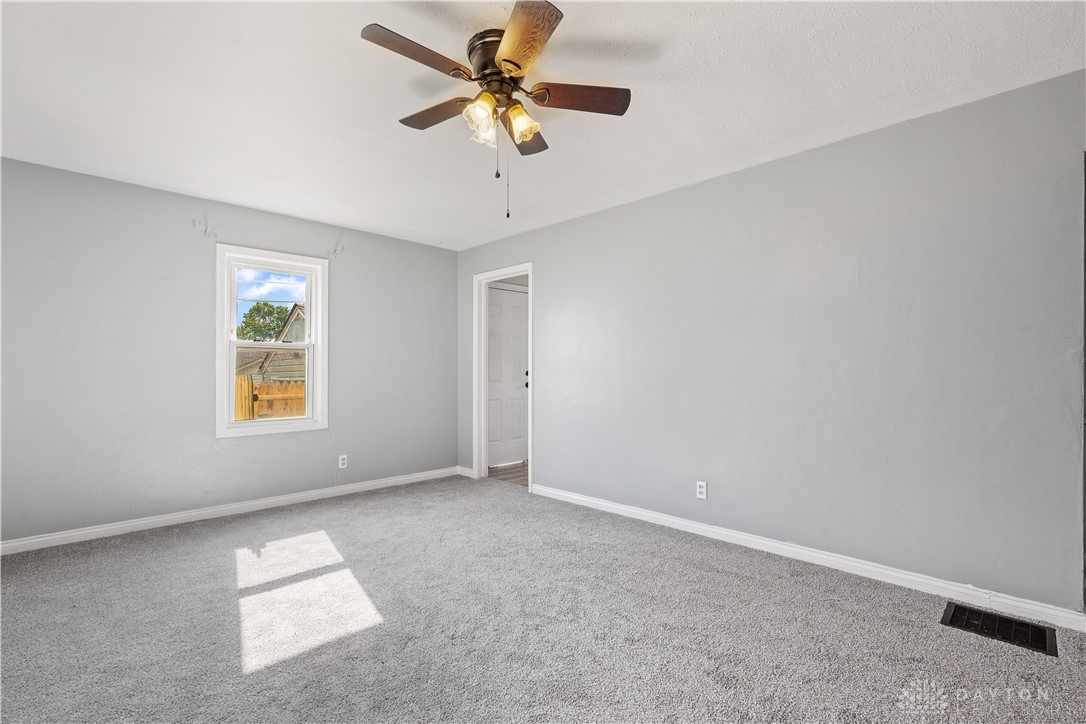 1317 Radio Road Dayton, OH 45403 - Photo 8 of 28