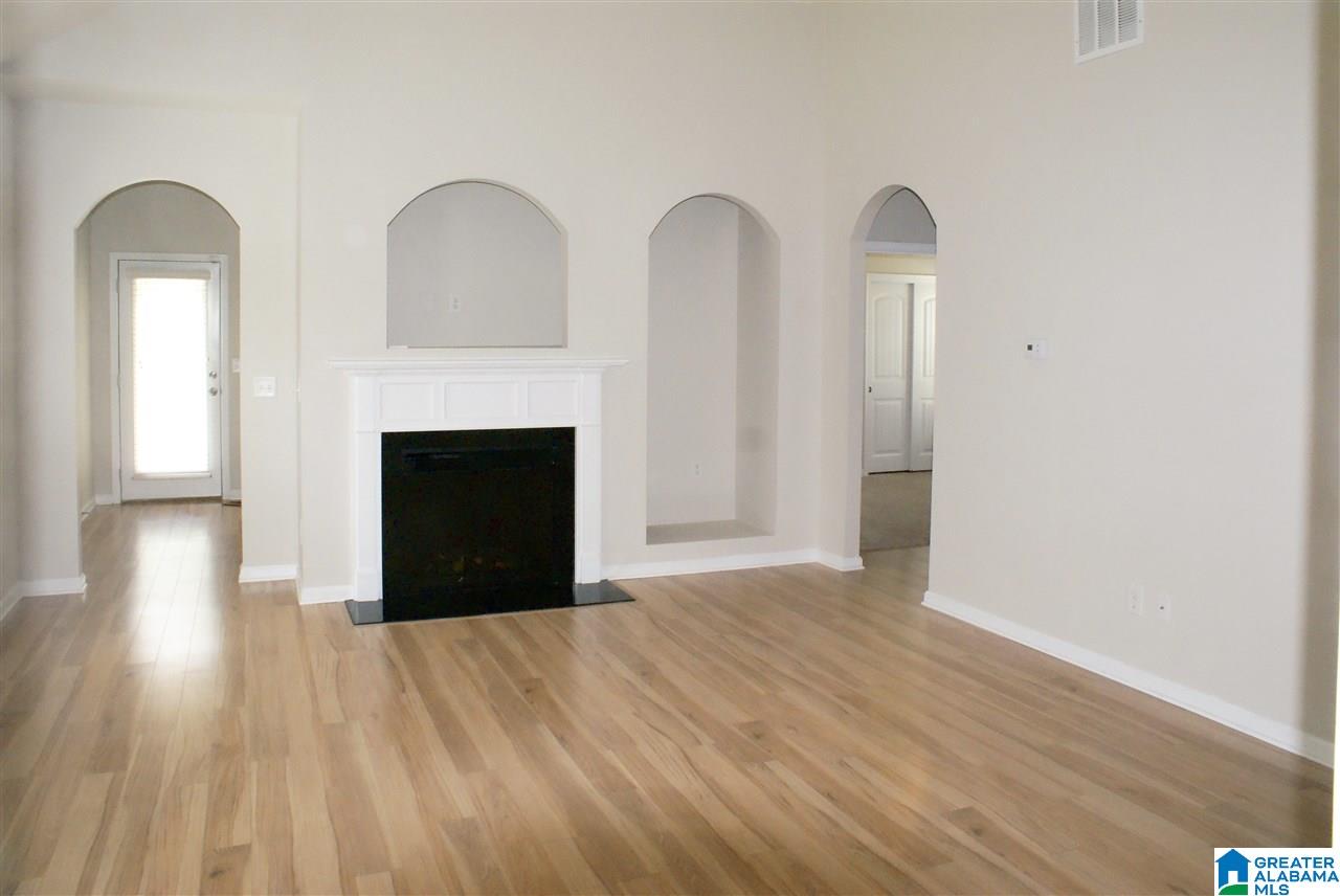 4692 Rosser Loop Drive Bessemer, AL 35022 - Photo 4 of 21