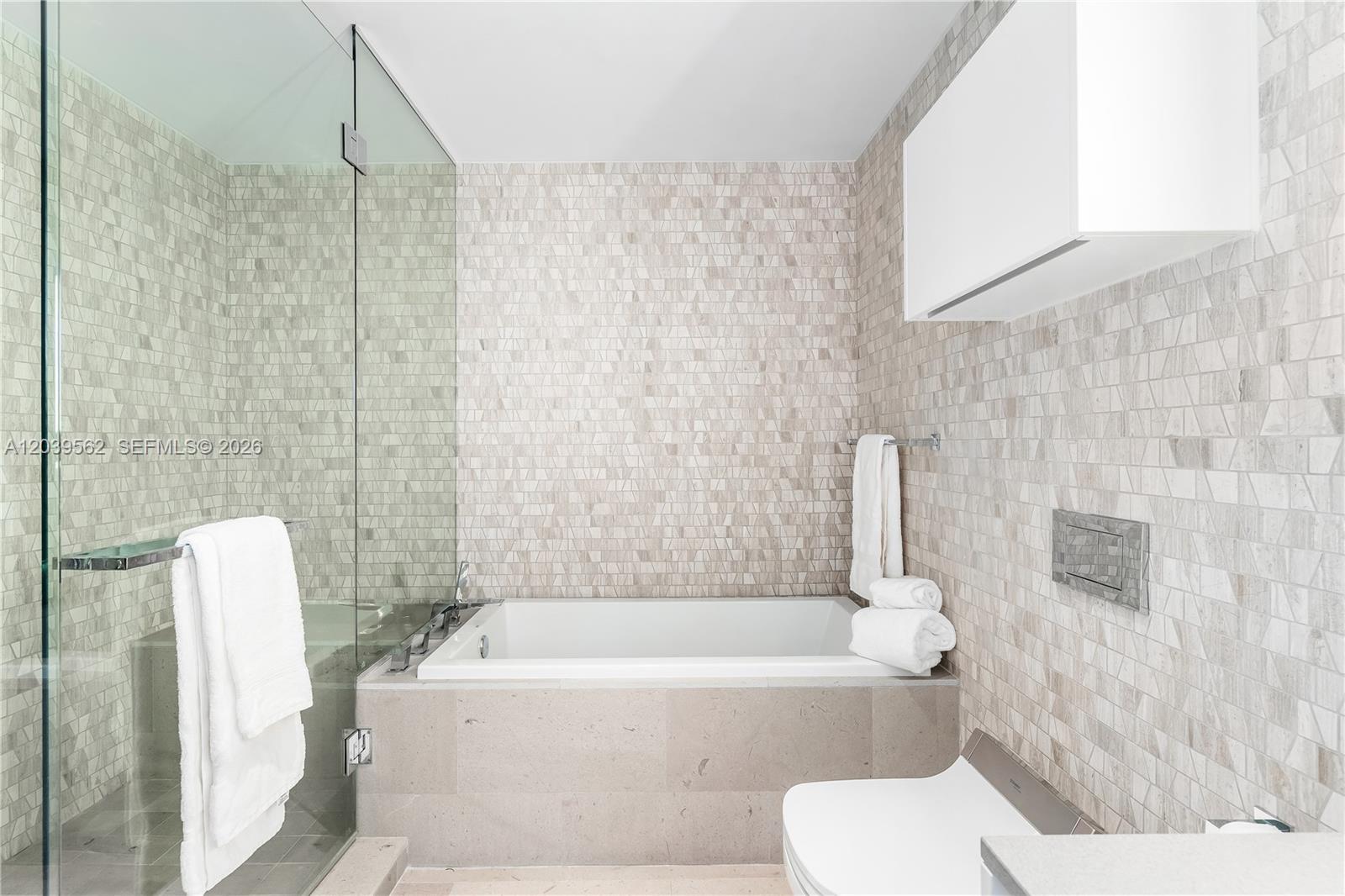88 Southwest 7th Street, Unit 1006 Miami, FL 33130 - Photo 20 of 49