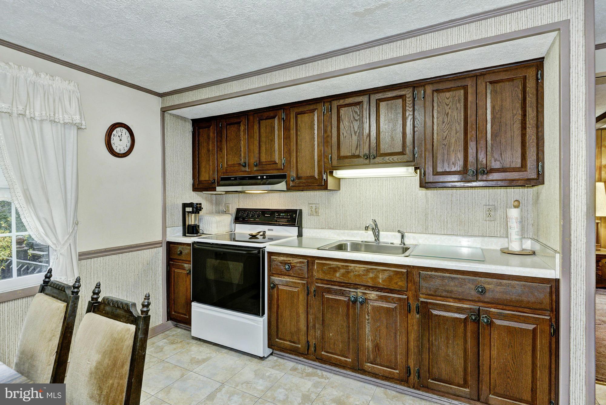 6157 Waiting Spring Columbia, MD 21045 - Photo 5 of 21 Kitchen