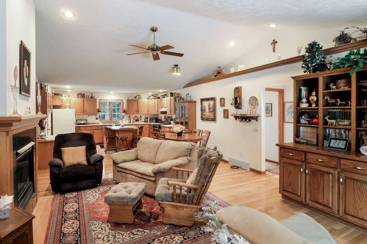 9147 Shorter Lake Road Traverse City, MI 49684 - Photo 3 of 26 1869847-2.JPG