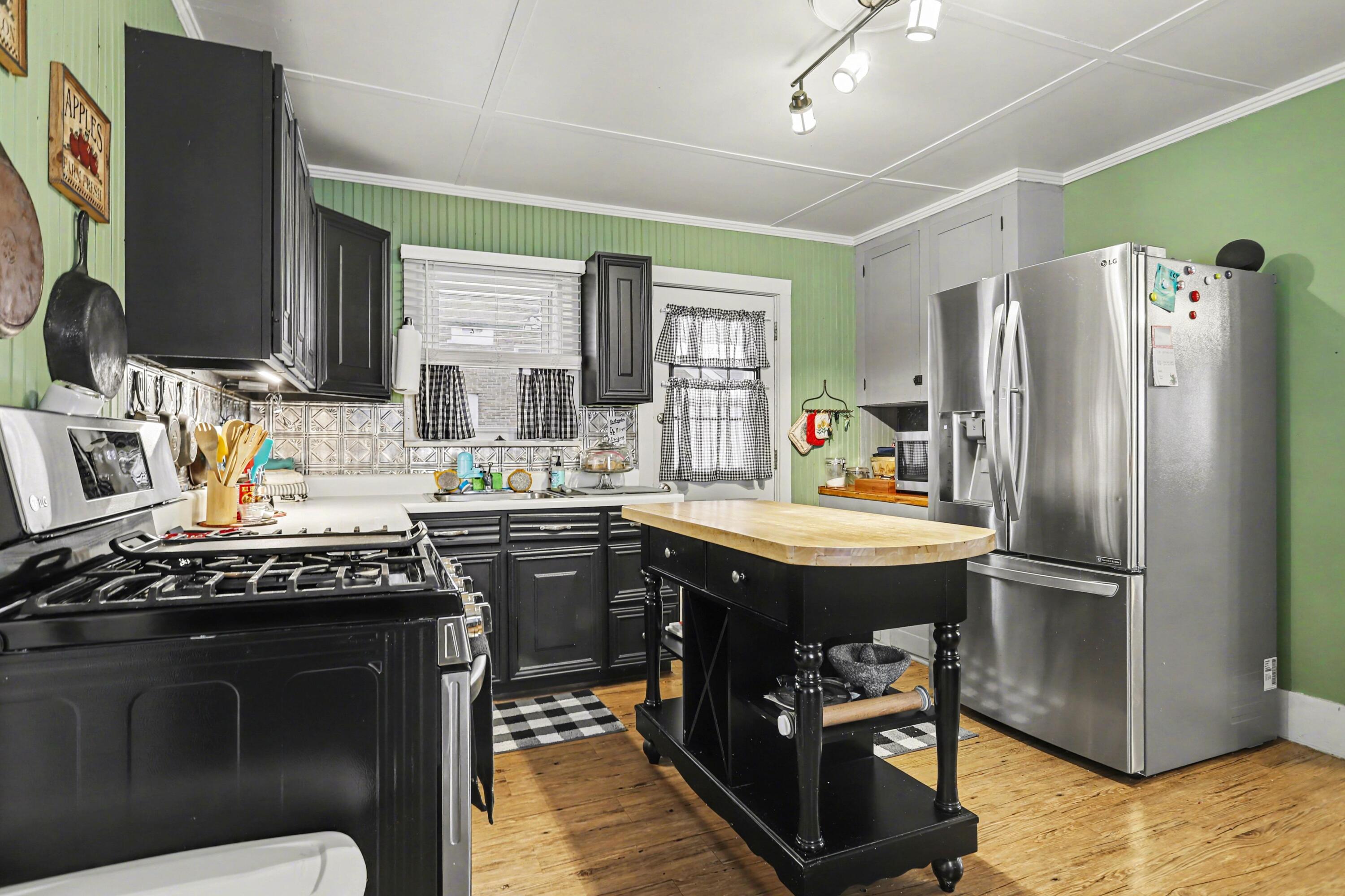707 East Street Three Rivers, MI 49093 - Photo 11 of 33 007_file_8452