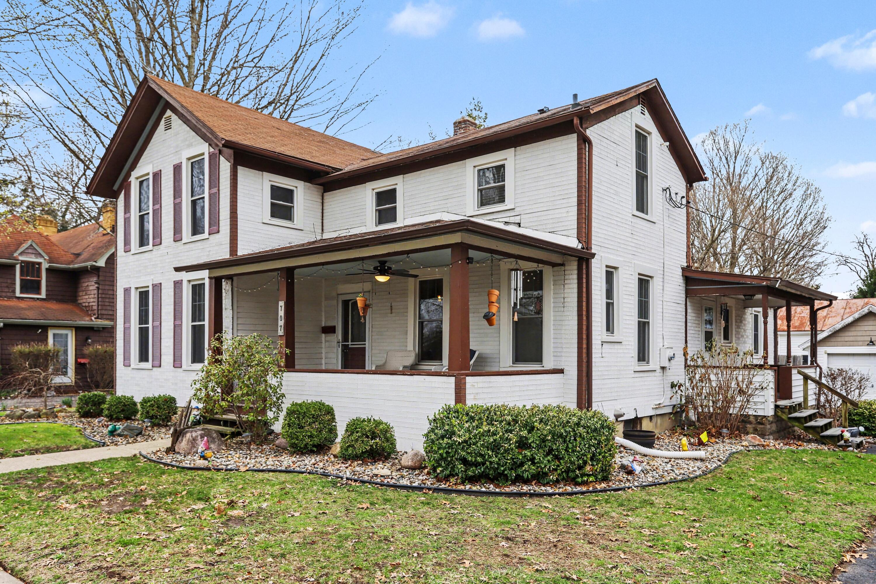 707 East Street Three Rivers, MI 49093 - Photo 3 of 33 004_file_2353