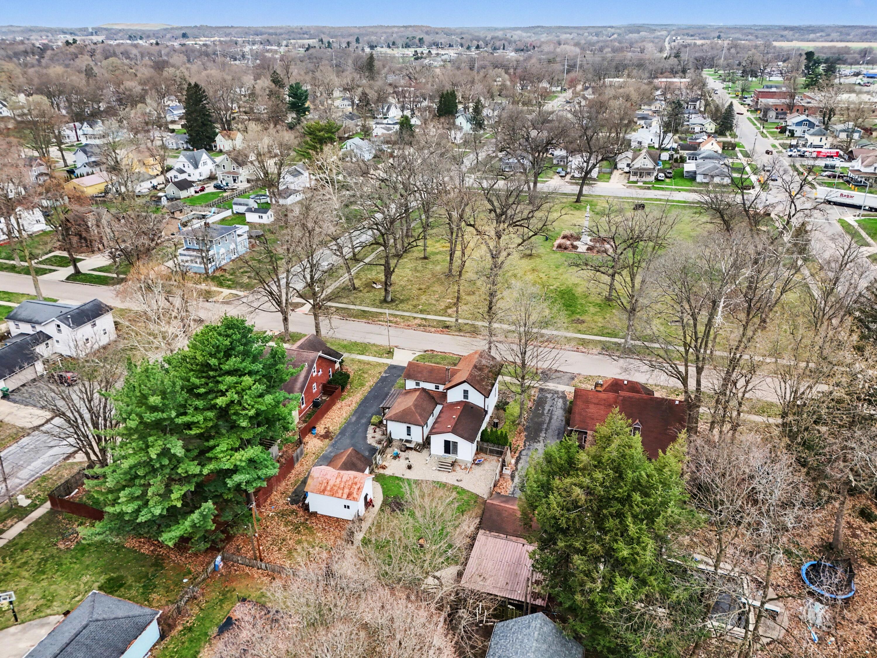 707 East Street Three Rivers, MI 49093 - Photo 6 of 33 020_file_9923