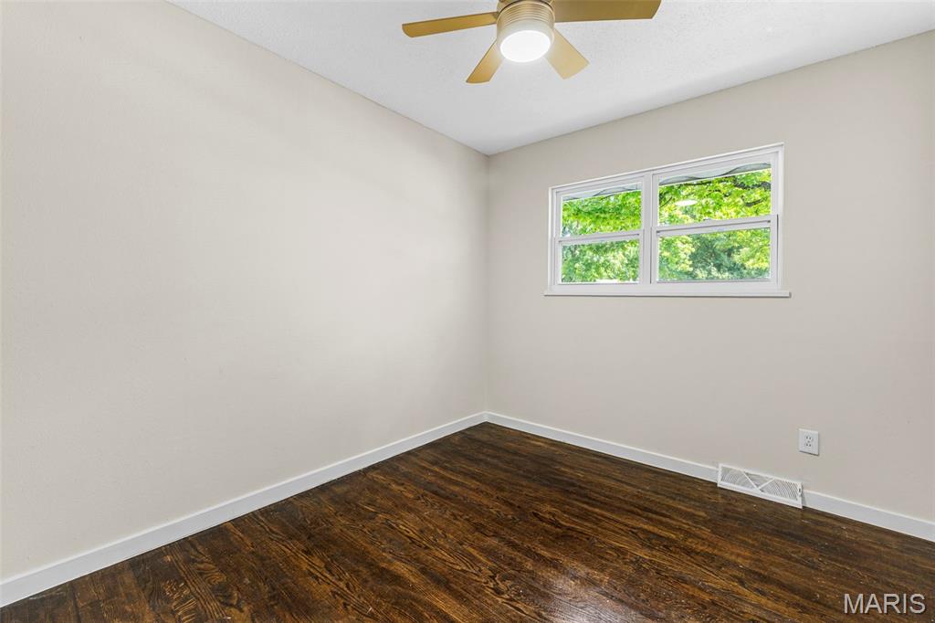 655 Gerald Drive Florissant, MO 63031 - Photo 14 of 44