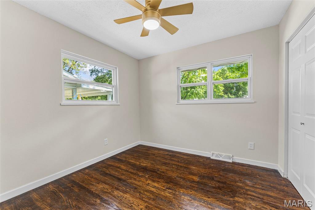 655 Gerald Drive Florissant, MO 63031 - Photo 17 of 44