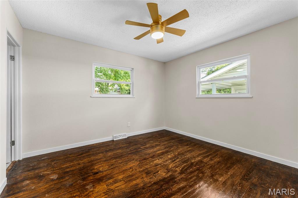 655 Gerald Drive Florissant, MO 63031 - Photo 20 of 44