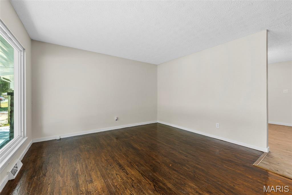 655 Gerald Drive Florissant, MO 63031 - Photo 10 of 44