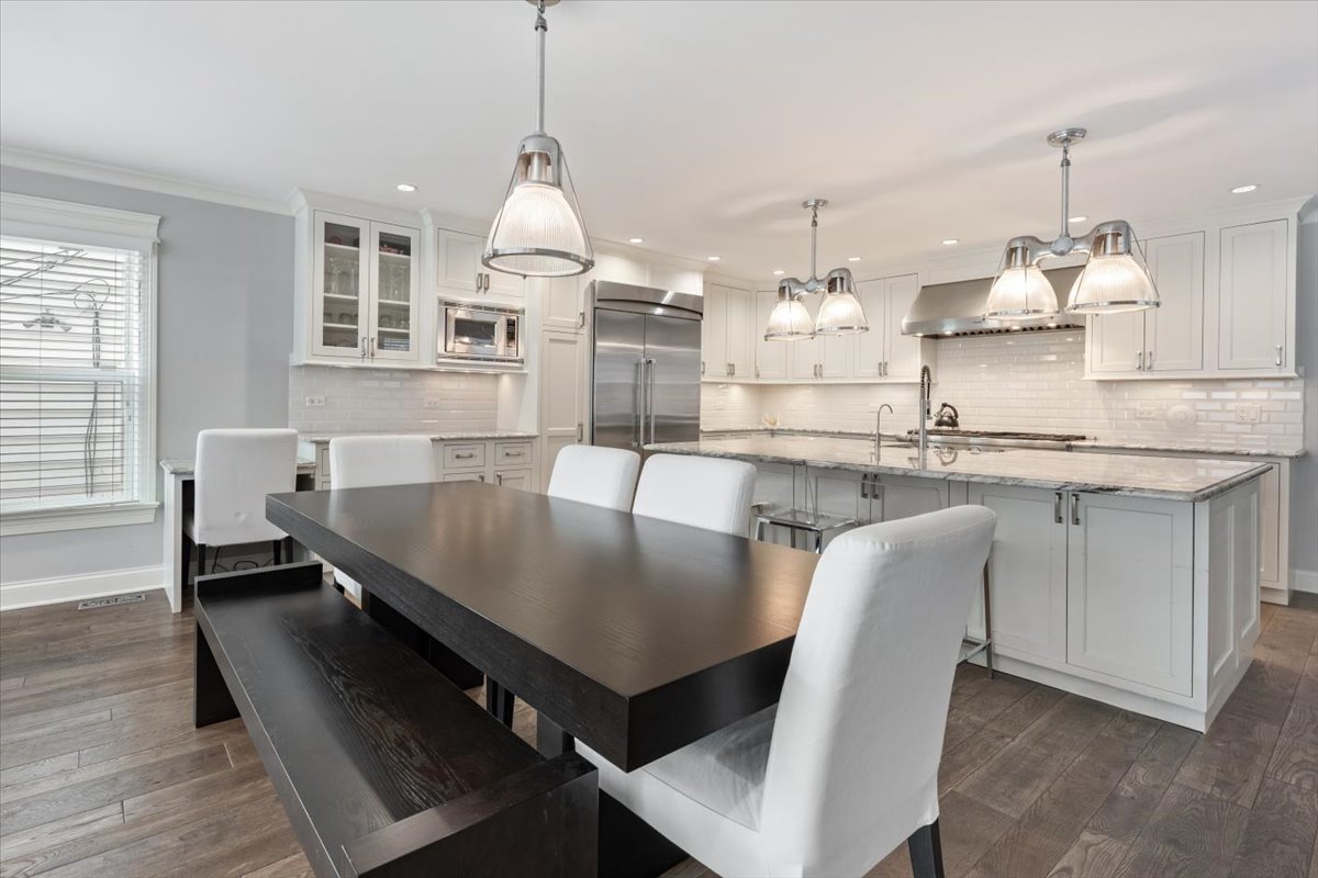 1019 West George Street Chicago, IL 60657 - Photo 8 of 43