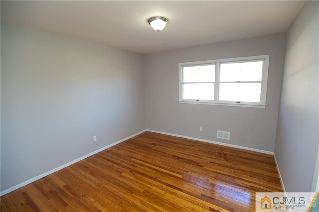 34 Bodnarik Road Edison, NJ 08837 - Photo 13 of 25 Gallery Image 13
