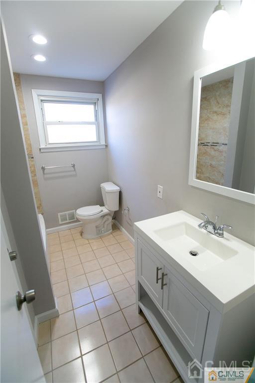 34 Bodnarik Road Edison, NJ 08837 - Photo 16 of 25 Gallery Image 16