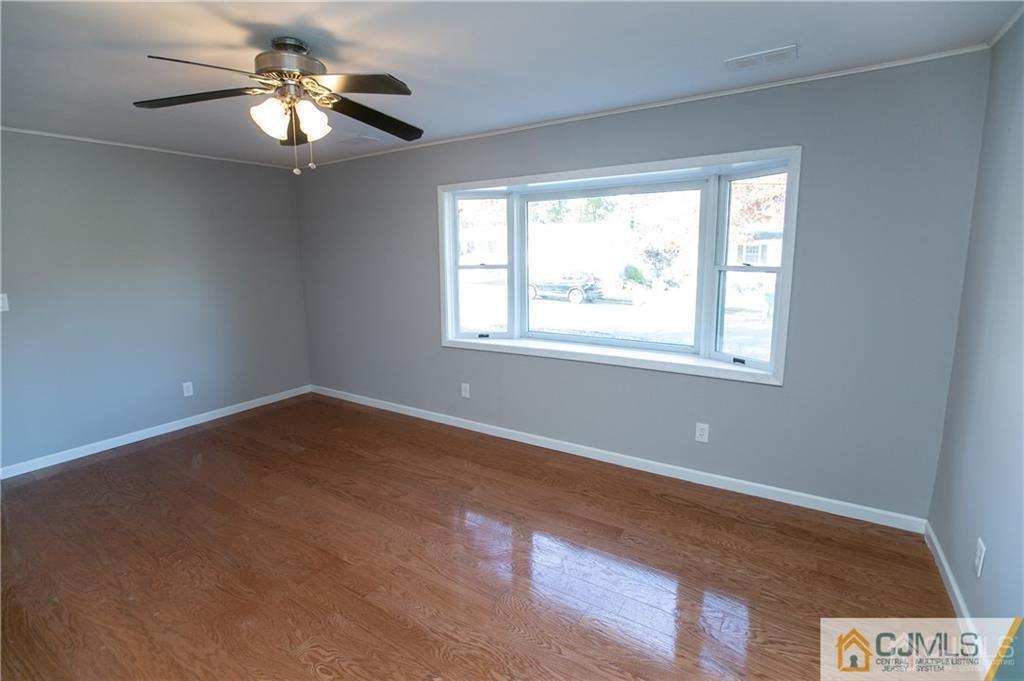 34 Bodnarik Road Edison, NJ 08837 - Photo 3 of 25 Gallery Image 3