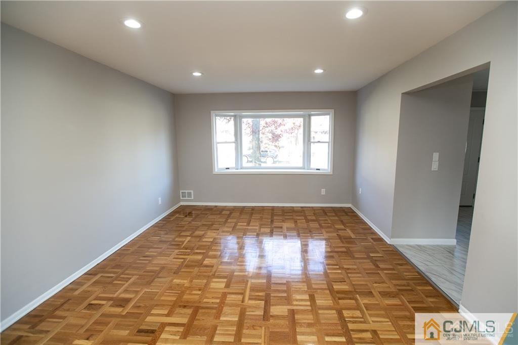 34 Bodnarik Road Edison, NJ 08837 - Photo 8 of 25 Gallery Image 8