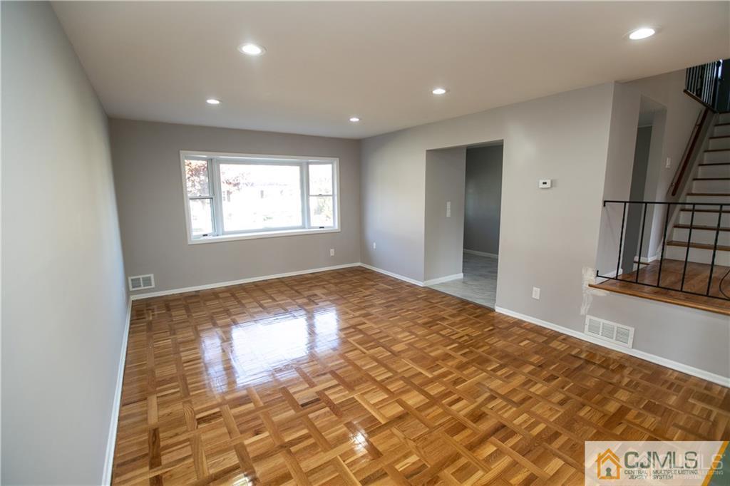 34 Bodnarik Road Edison, NJ 08837 - Photo 9 of 25 Gallery Image 9