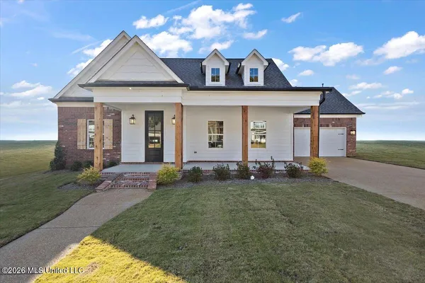 $402,900 | 1347 Creekside Lane, Hernando, MS 38632