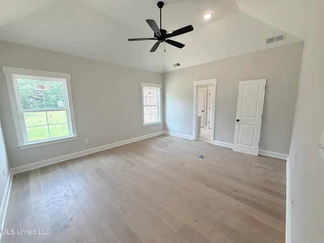 $402,900 | 1347 Creekside Lane, Hernando, MS 38632