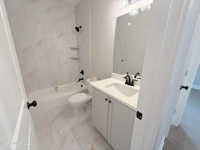 $402,900 | 1347 Creekside Lane, Hernando, MS 38632