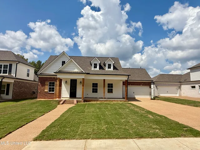 $402,900 | 1347 Creekside Lane, Hernando, MS 38632