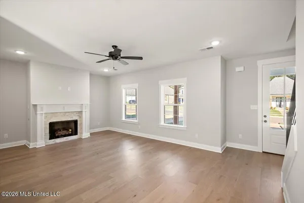 $402,900 | 1347 Creekside Lane, Hernando, MS 38632