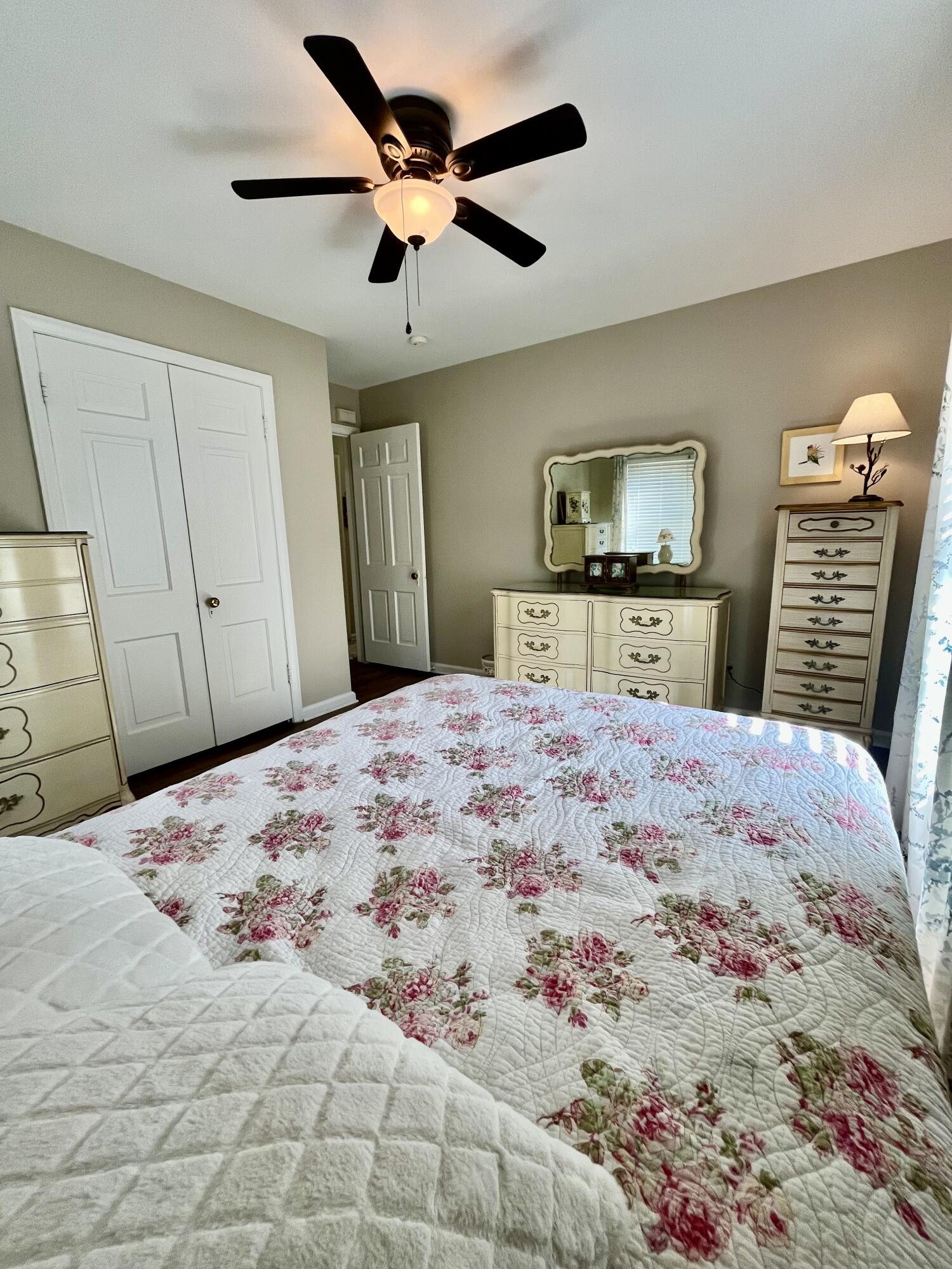 392 Neff Road Grosse Pointe, MI 48230 - Photo 14 of 42 Main bedroom